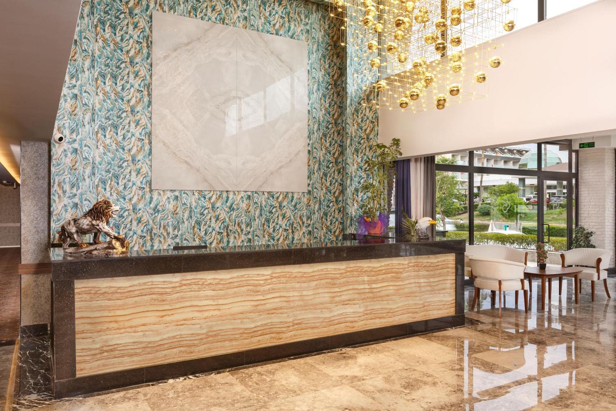 Готель Dedeman 5*